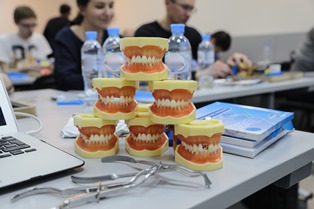 практикум по применению системы коффердам медикал